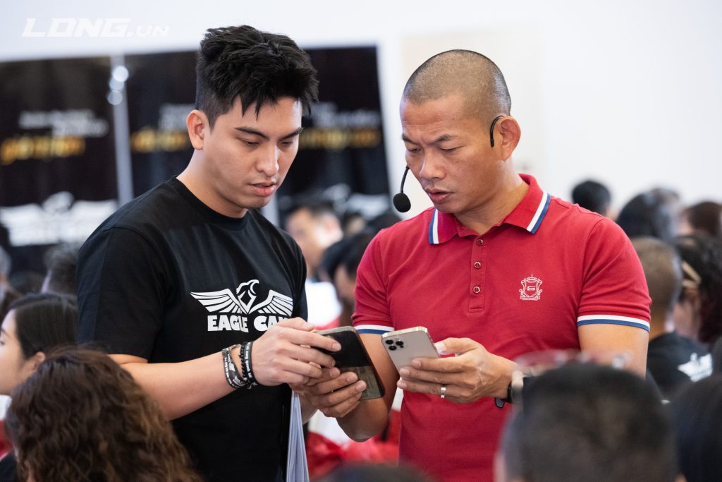 khách hàng trung thành phạm thành long