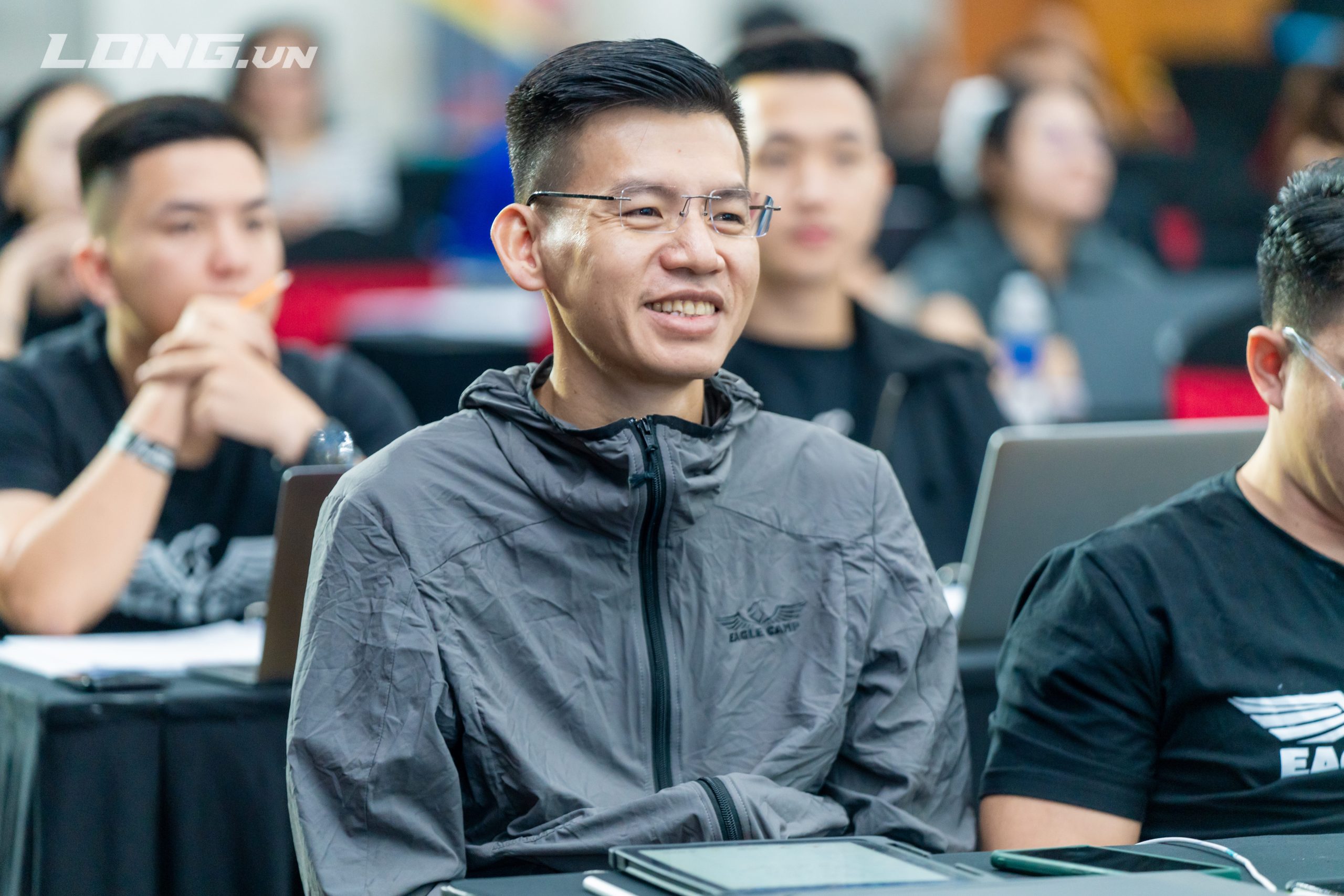khởi nghiệp kiếm tiền phạm thành long
