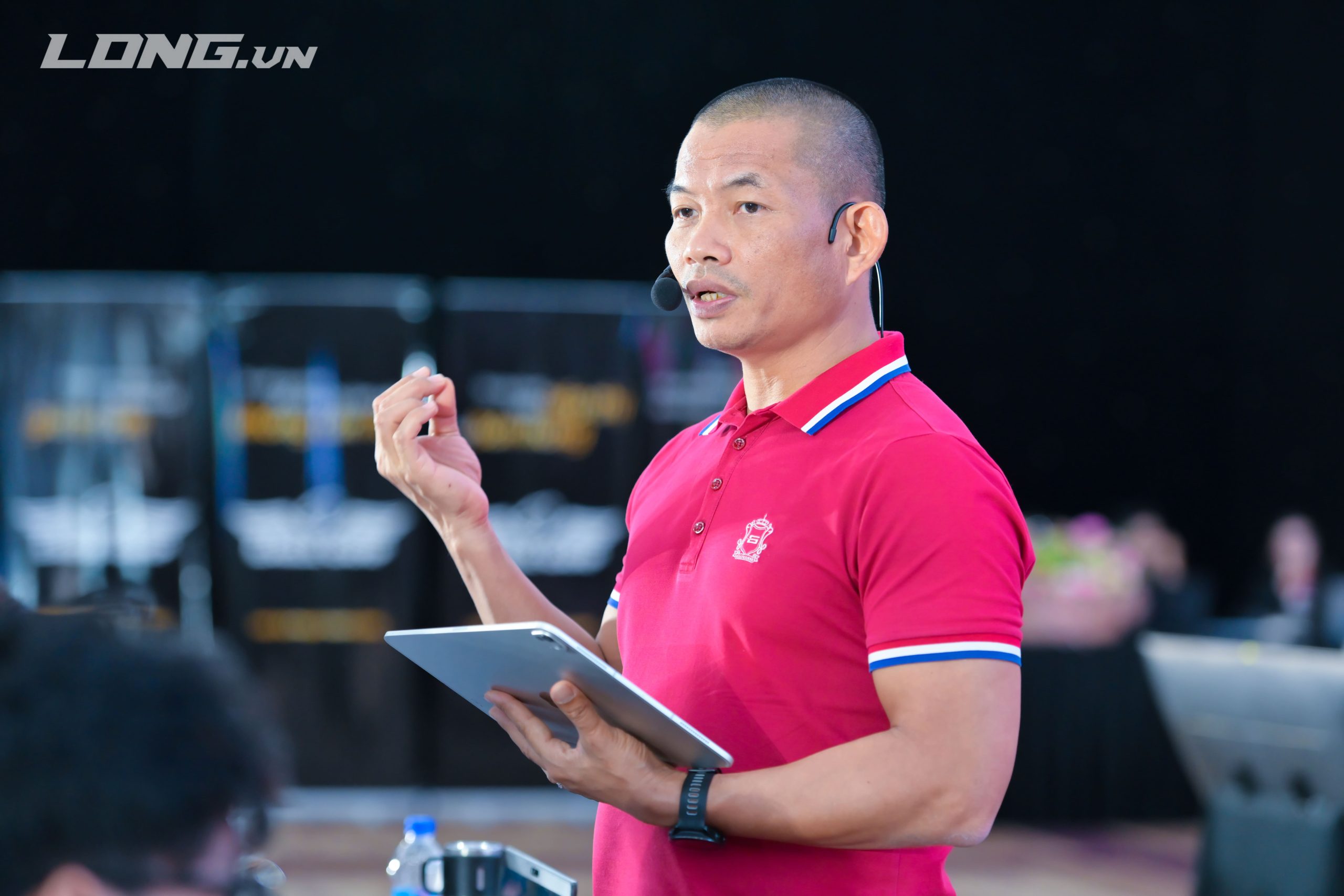 Kinh doanh Truyền Thống Có Thật Sự “Thoái Vị”? Thương Mại Điện Tử Đang Lên Ngôi Như Thế Nào?